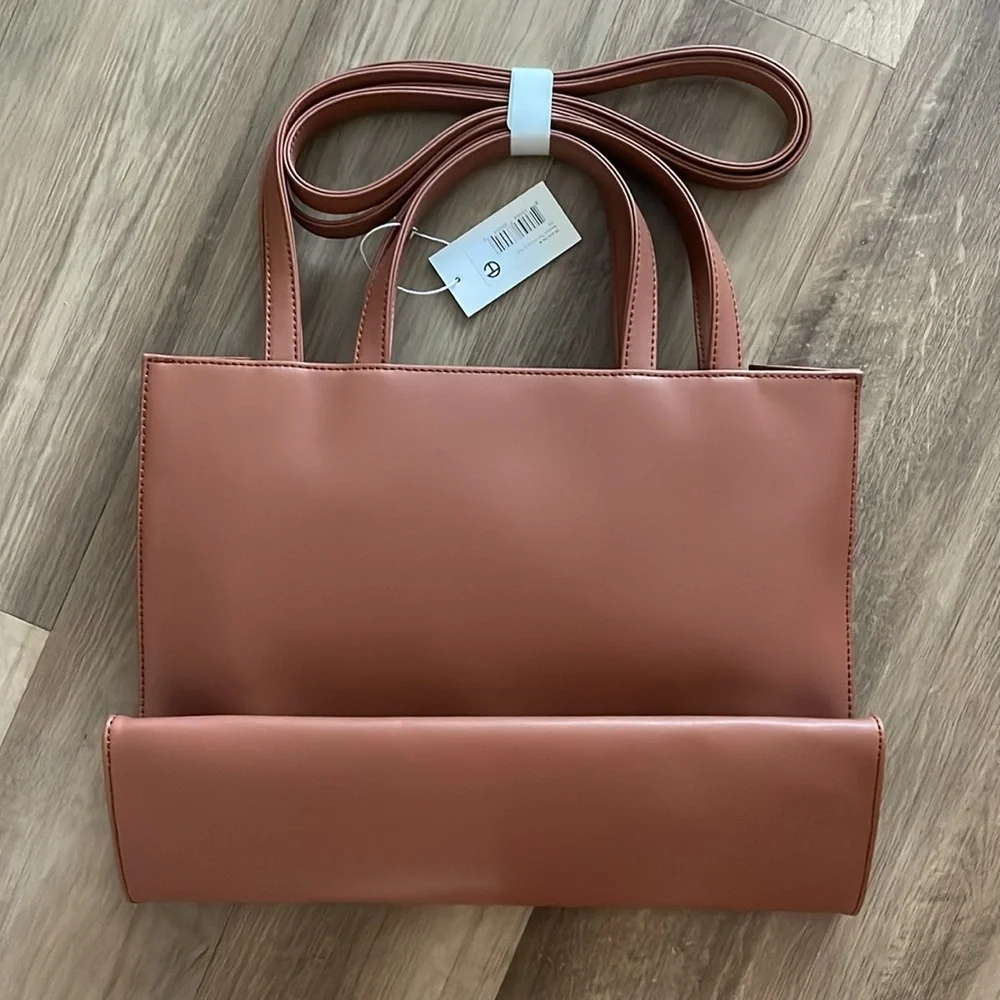 Telfar medium size shopping bag in tan! NWT - Picture 4 of 7